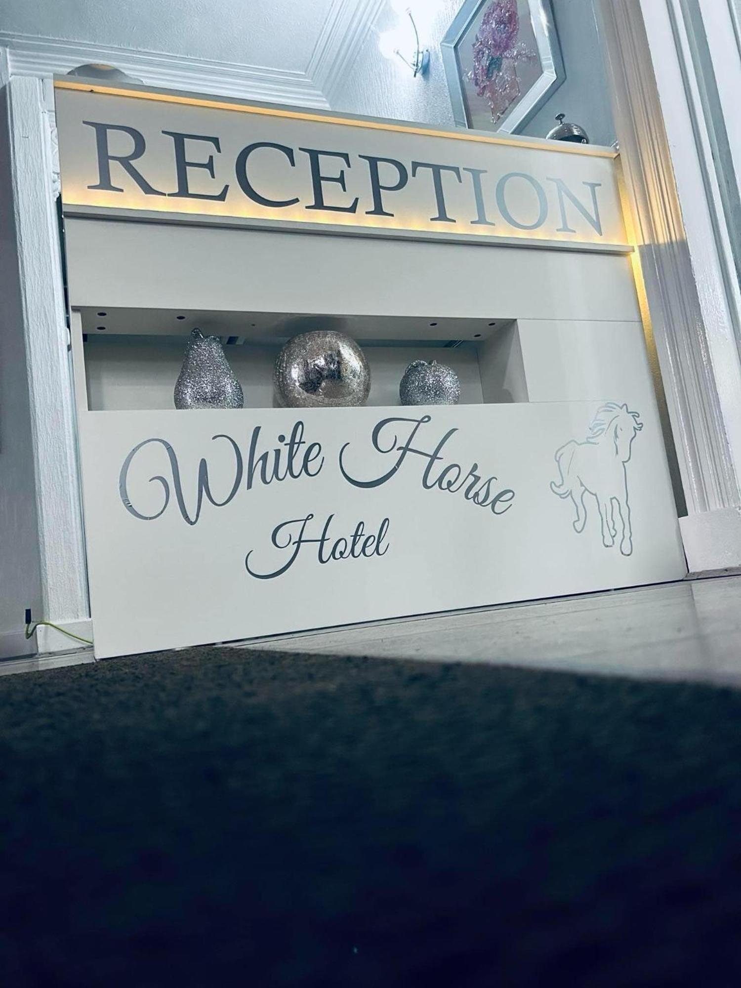 White Horse Hotel Strichen Екстериор снимка