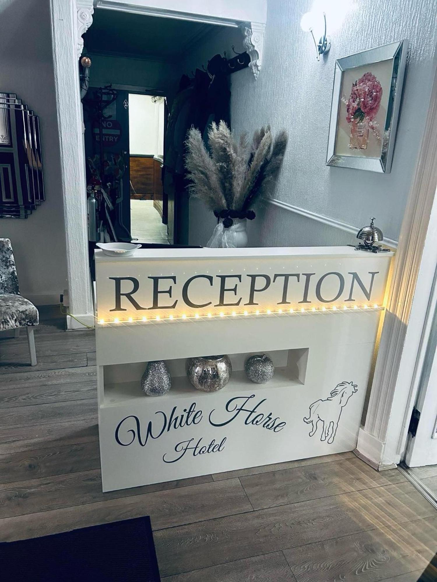 White Horse Hotel Strichen Екстериор снимка